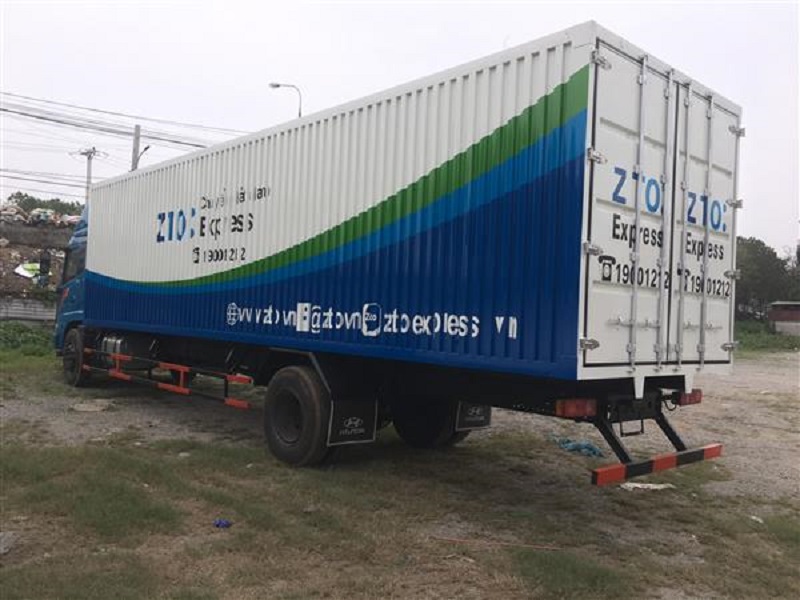 Dongfeng B180 Thùng Kín Container 9.7m