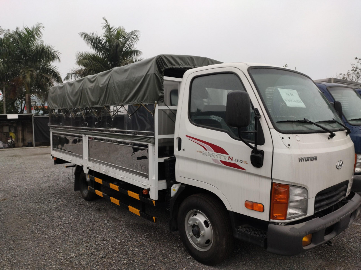 Hyundai N250SL tải 2.5 tấn thùng dài 4.35 mét