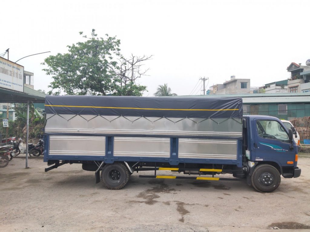  hyundai-110sl-thung-bat-gia-xe-tai-7-tan-thung-5-7m