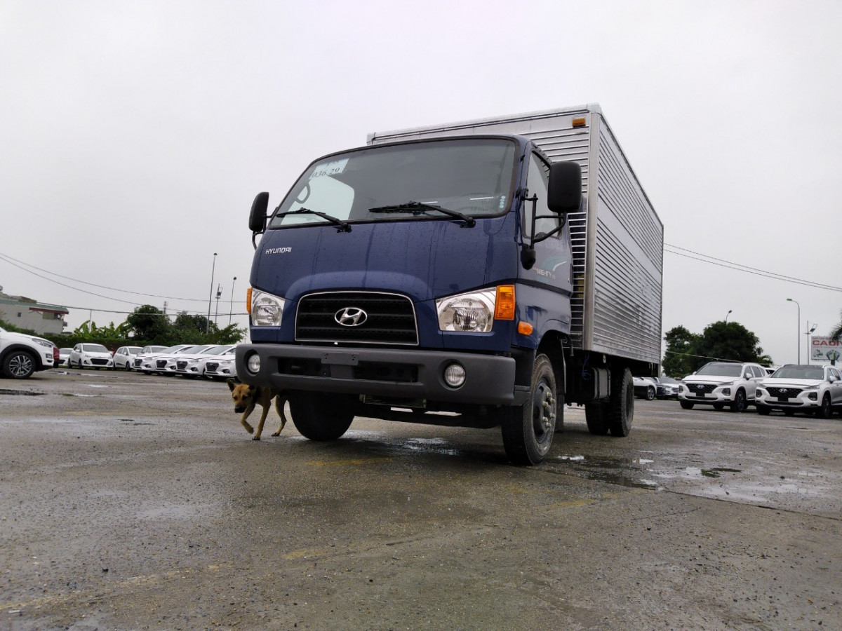 Hyundai Mighty 75S thùng kín xe tải trọng 4 tấn dài 4.5m