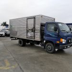 Hyundai Mighty 75S thùng kín xe tải trọng 4 tấn dài 4.5m