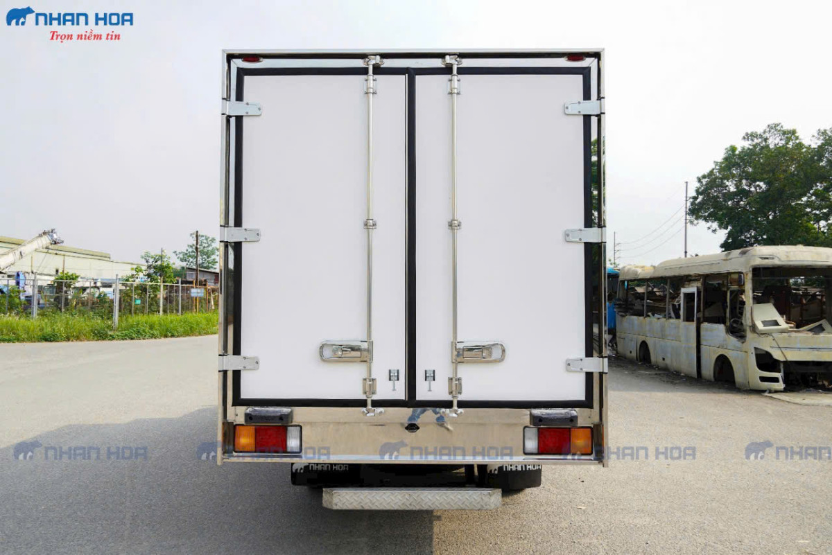 Hyundai W750L Đông Lạnh tải 3.5 tấn thùng dài 5m
