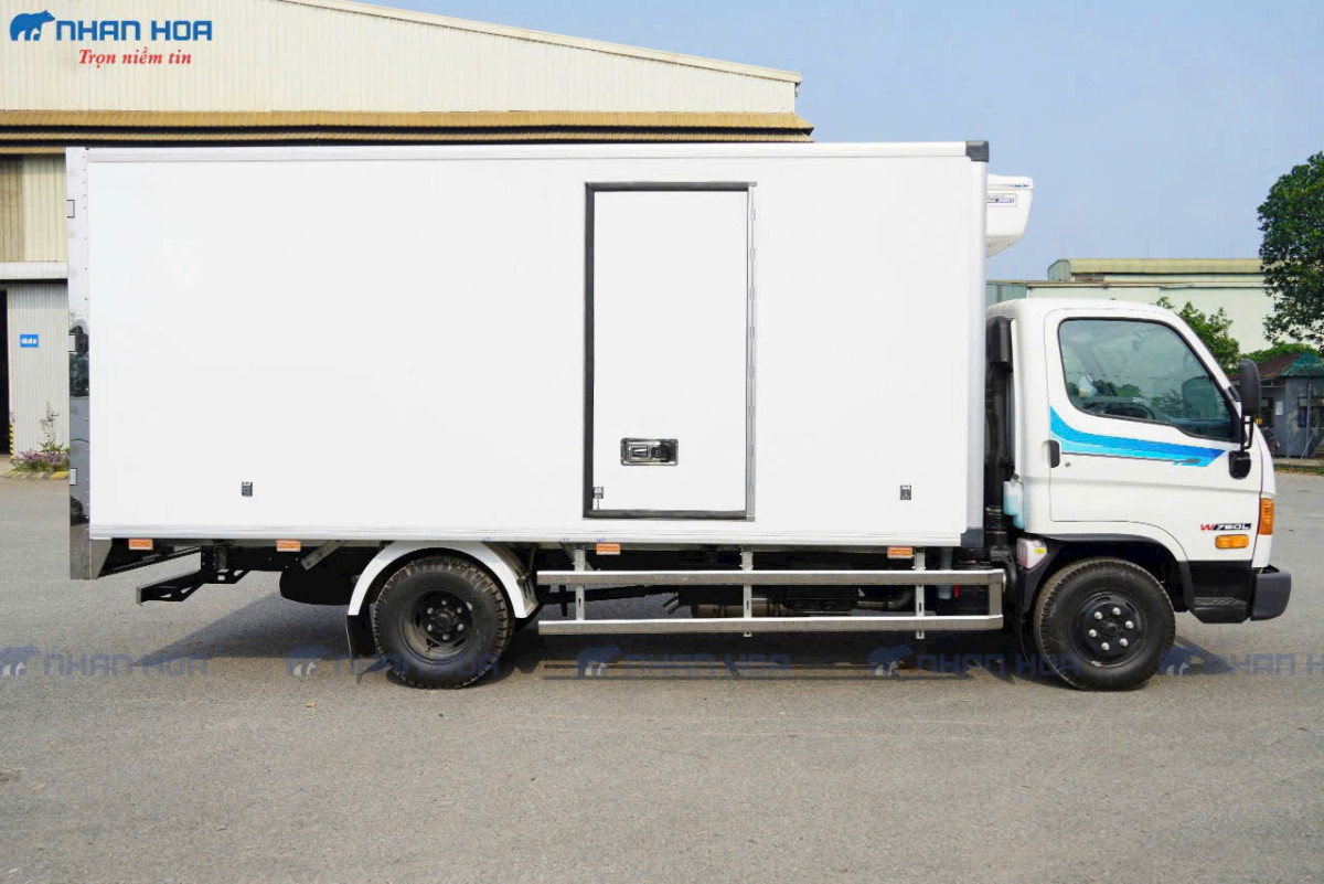 Hyundai W750L Đông Lạnh tải 3.5 tấn thùng dài 5m