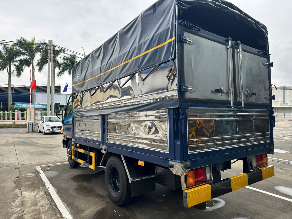 Hyundai N500A Thùng Bạt 1.9T – Vận Tải Chuyên Nghiệp – LOGISTIC
