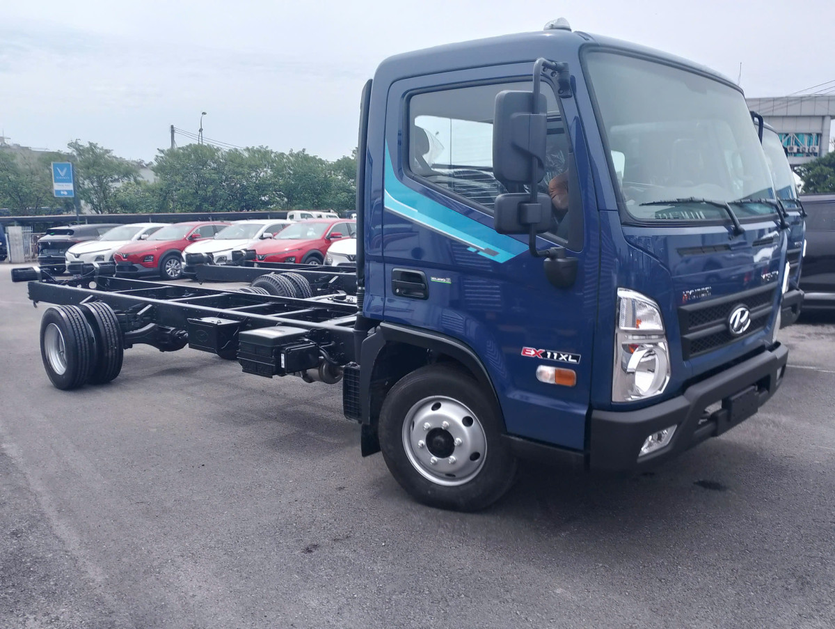 Hyundai EX11XL Thùng Kín Tải 7 Tấn Thùng Dài 6.2M – Báo Giá Mighty